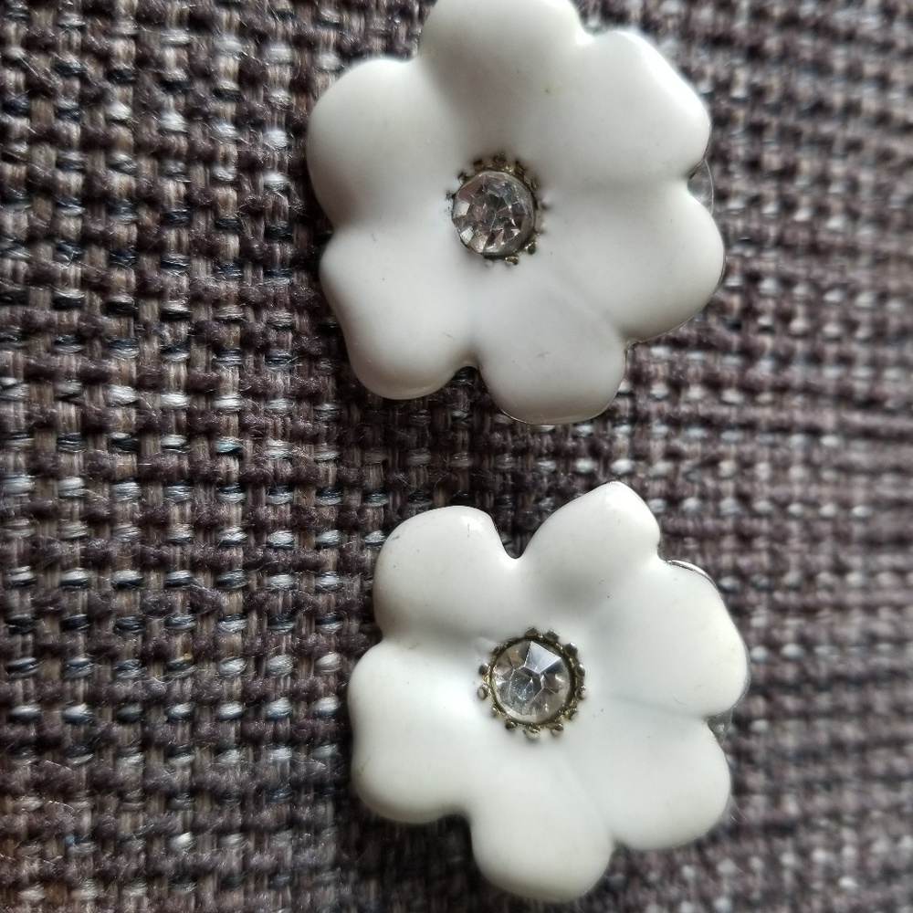 Handmade vintage white flower earrings
